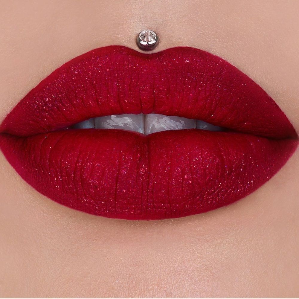 Hi, how are ya? Jeffree Star velour Liquid Lipstick